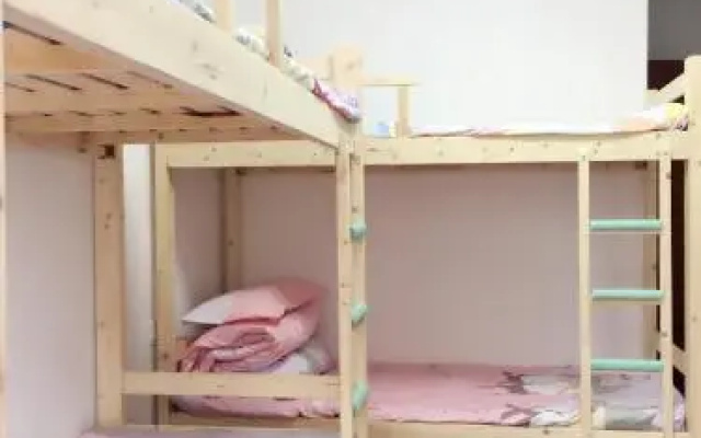 Lv Xiaoting's Youth Hostel