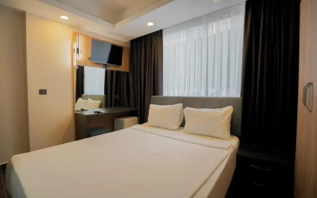 Blue Serenity Hotel