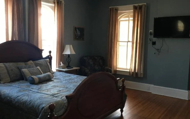 Cook Mansion Bed & Breakfast