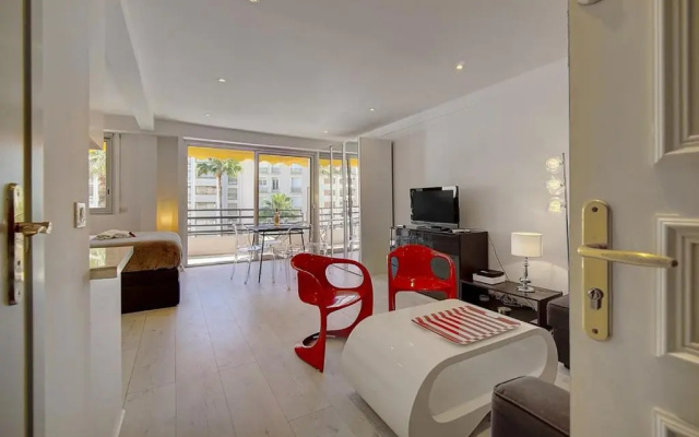 STUDIO MODERNE et LUMINEUX PROCHE CROISETTE A0B132