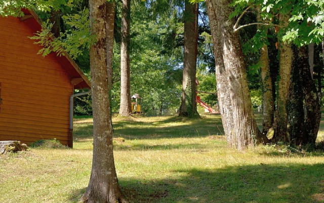 Serene Holiday Home in Cussac with Private Terrace, Barbeque