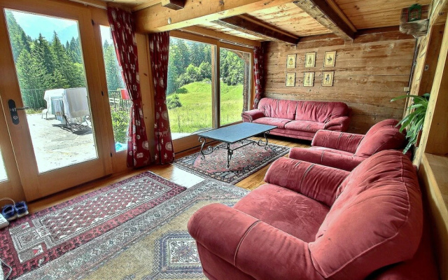 Chalet Les Croixpièces in a Exceptional Domain