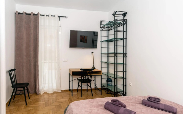 Modern studio Chiou