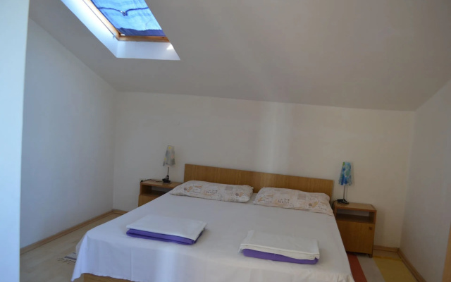 Apartment Jozo - 150 m from pebble beach: A4 Gradac, Riviera Makarska