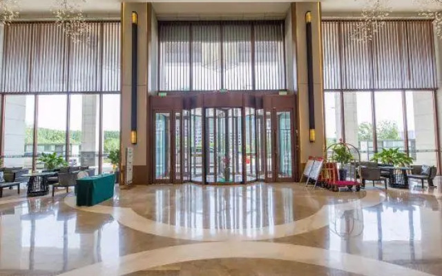 Inzone Garland Hotel