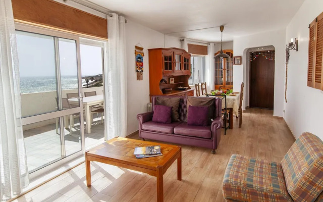 B83 - Calheta Terrace View Apartment