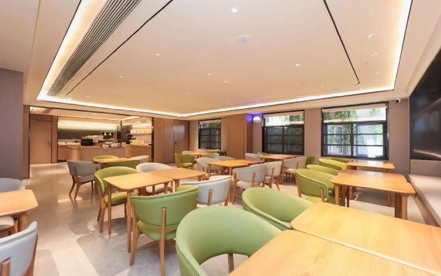 JI Hotel (Nanchang Bayi Square Provincial Art Gallery)