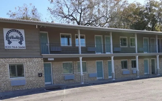 Horseshoe Riverside Lodge
