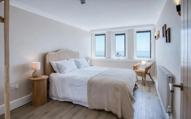 Waterfront 2 - 2 Bedroom Apartment - Wisemans Bridge