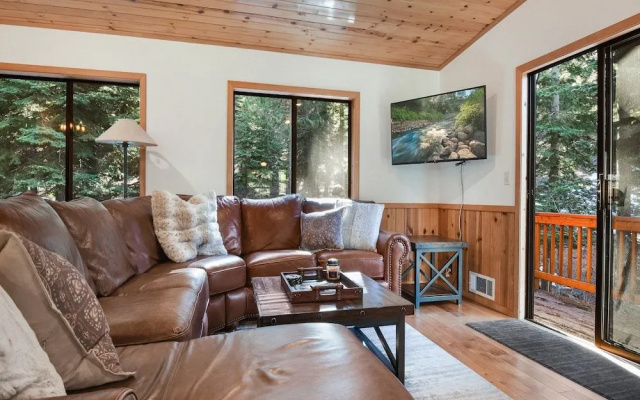Knotty Pines Retreat