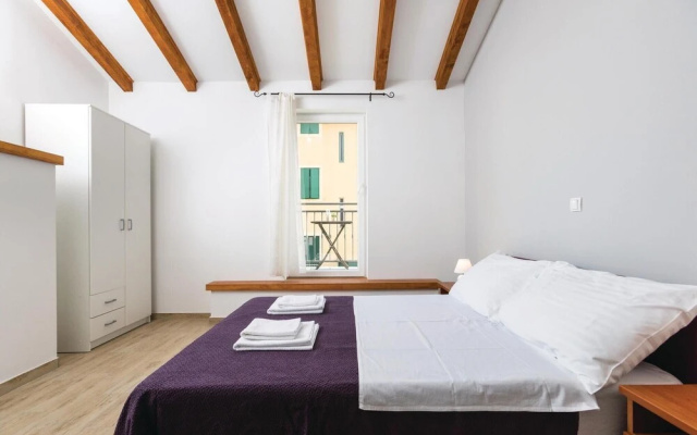 Stunning Home in Kastel Stari With Wifi and 2 Bedrooms