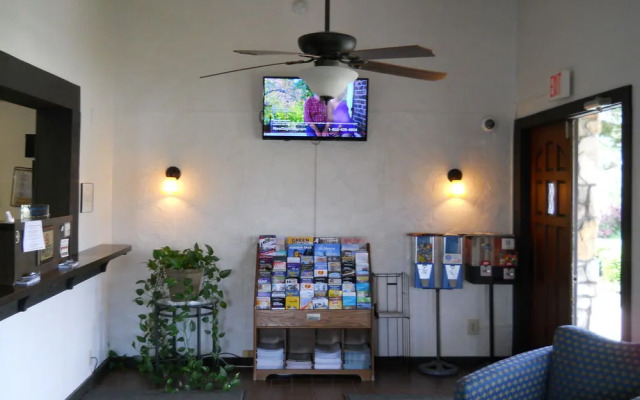 Value Inn Kenosha West