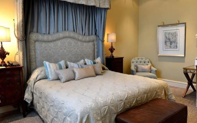 The Monarch Hotel