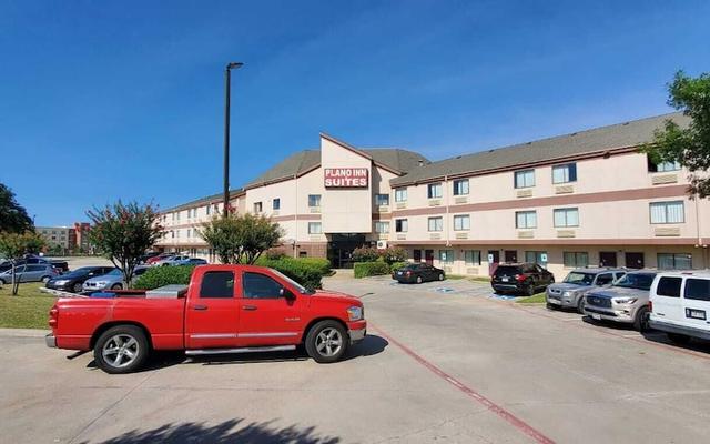 Plano Inn & Suites 1