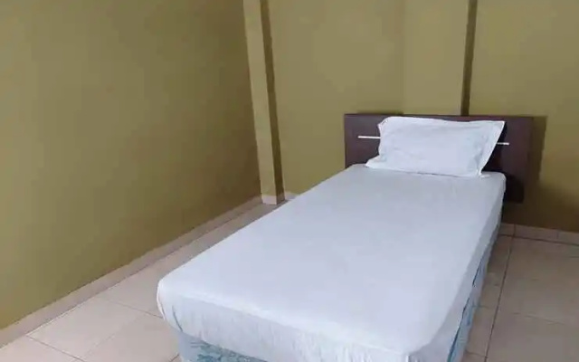Oyo 3448 Pb Guest House Syariah