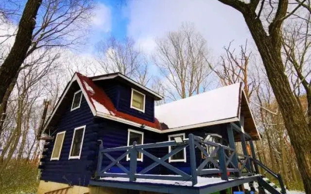 Private Cabin-Perfect for families, large groups!