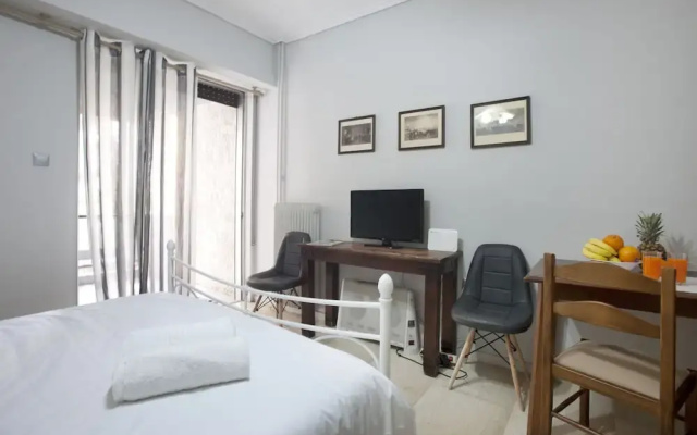 Chalandri, a newly renovated studio