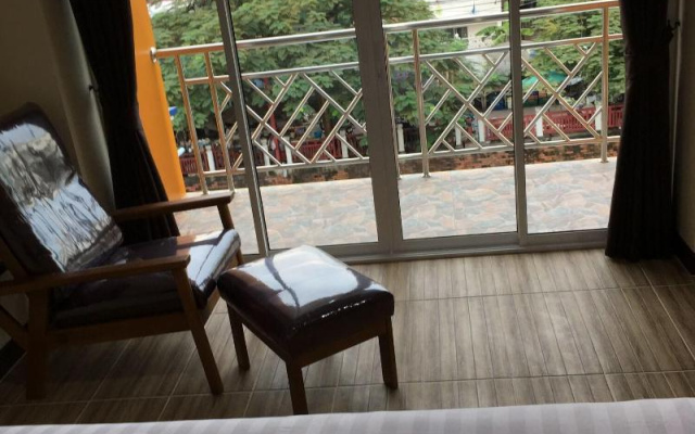 Baan Wanchart Bangkok Residences