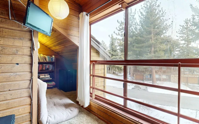 Aspen Creek 311 Walk to Eagle Lodge, Log Burning Fireplace, Great Complex Amenities by RedAwning