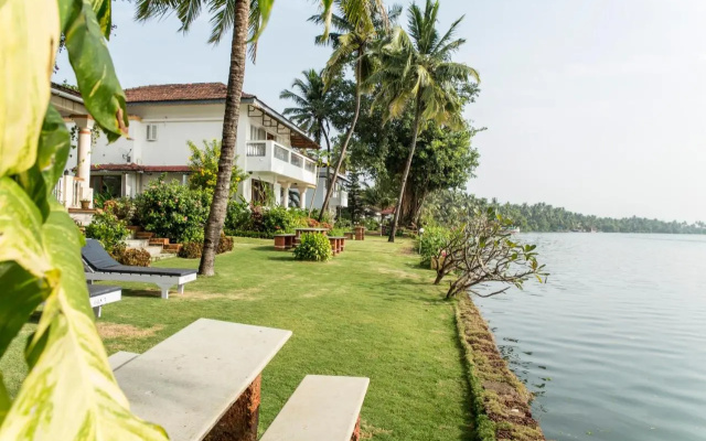 Luisa By the Sea SUITES & SEA FRONT ROOMS