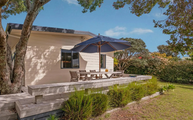 Upsides and Good Vibes - Pauanui Holiday Home
