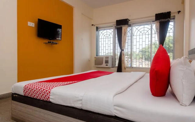 Hotel Paras By OYO Rooms