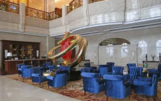 Heihe Yinjian Jianguo Hotel