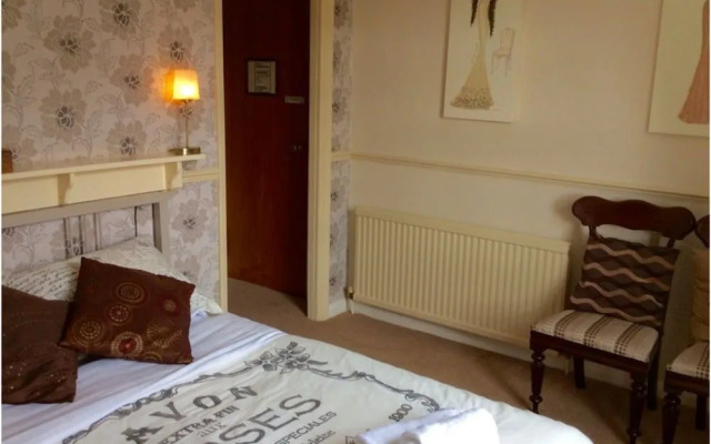 Plumpton Court