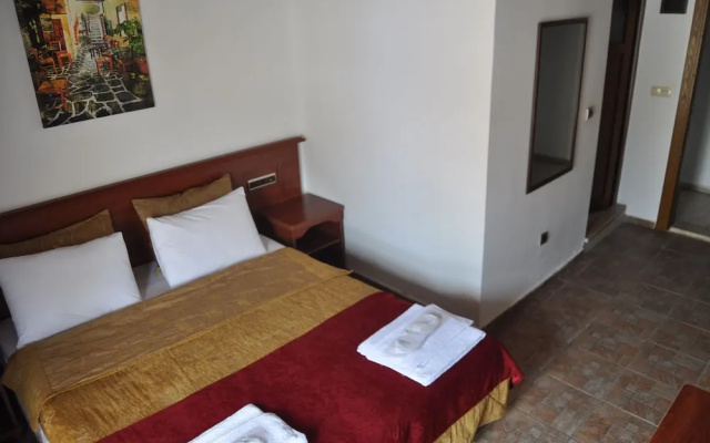Longhouse Inn Hotel