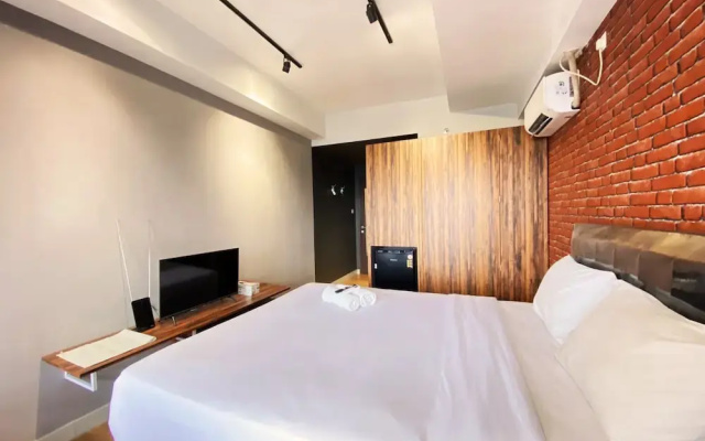 Comfort Studio Room At Mekarwangi Square Cibaduyut Apartment
