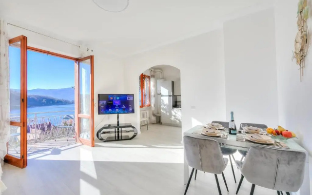 Sunny Apartment Lake View Laveno