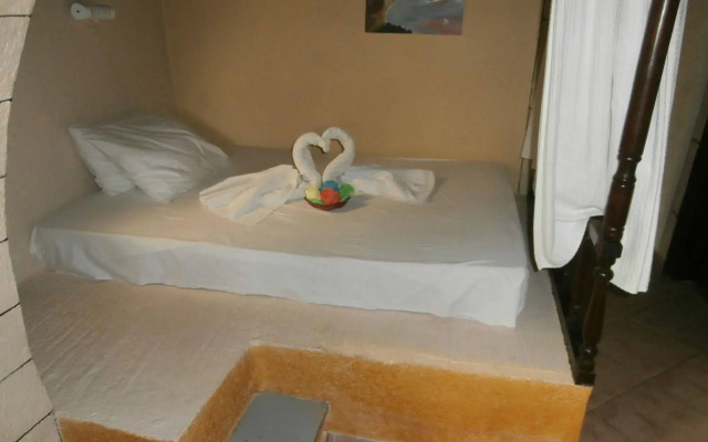 Eliza Hotel