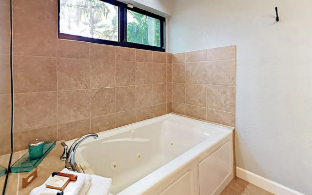 Las Olas Oasis - 3 Br Home