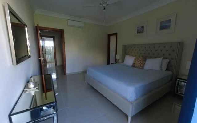 H2 Exclusive apartment near the the ocean