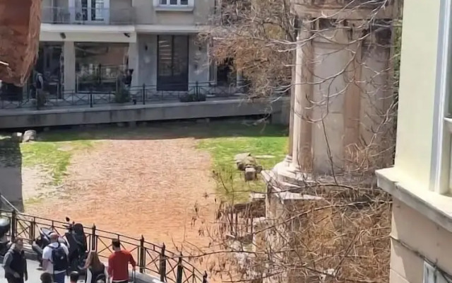 Plaka Luxury Apartment
