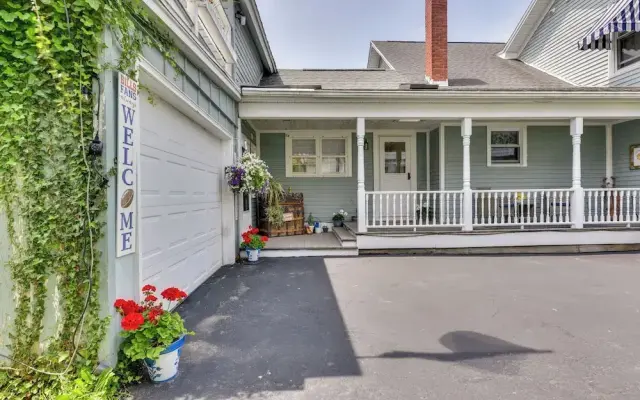 Centrally Located Retreat Near Chautauqua Lake
