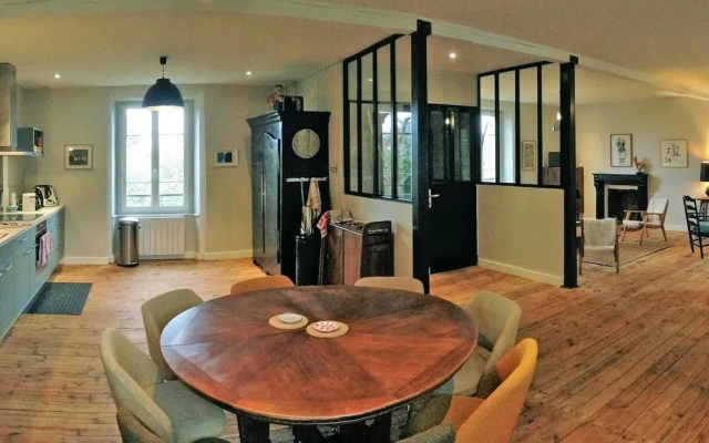Charming holiday home, 200 m sandy beach, Locquirec