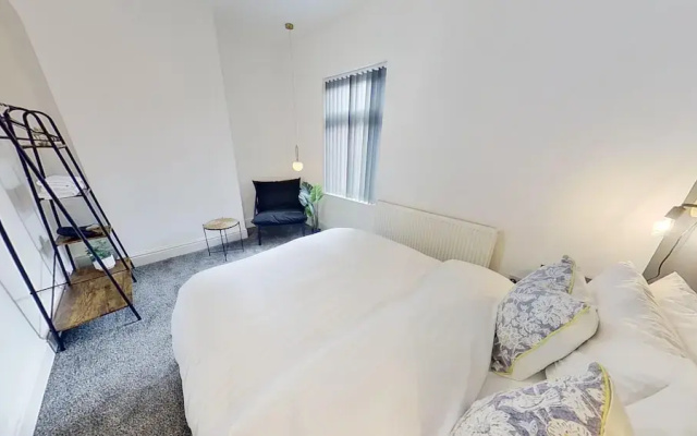 2 Bedroom House - Wifi - Parking - Pool Table