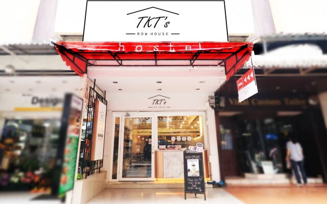 Отель TKT's Row House вид на фасад