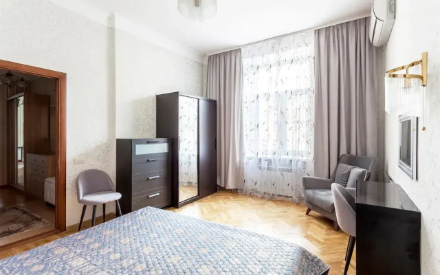 ApartLux на наб. Шевченко