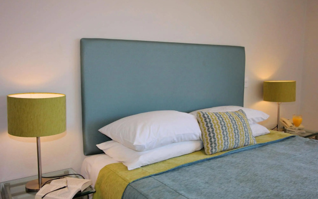Breakers Motel