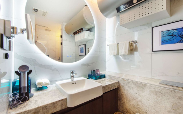 Novotel Living Yunnan Dianchi Times