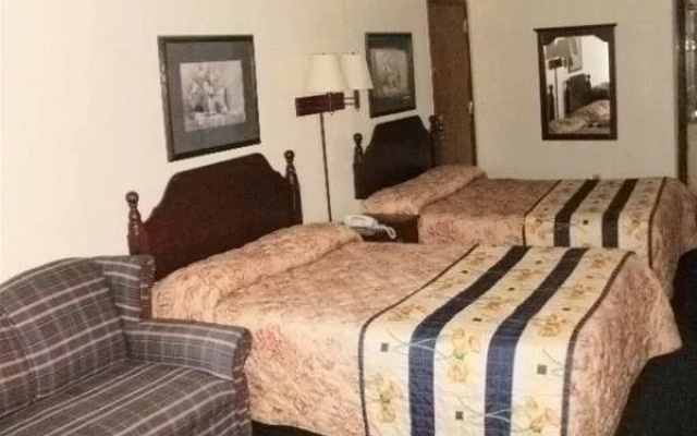 Holiday Motel - Whiteville