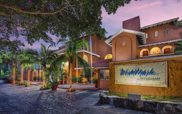 Отель WorldMark Zihuatanejo Мексика, Сиуатанехо - отзывы, цены и фото номеров - забронировать отель WorldMark Zihuatanejo онлайн вид на фасад