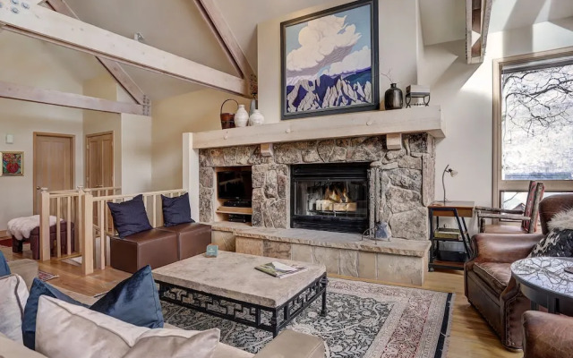 Luxurious 3 Bedroom/4 Bath Townhome- Beaver Creek Ski-in/out Townhouse by RedAwning