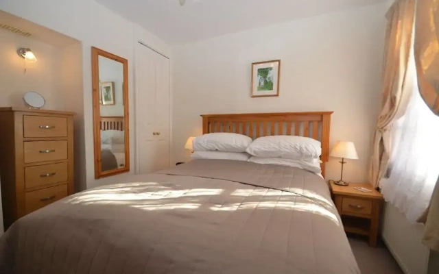 Crown Cottage