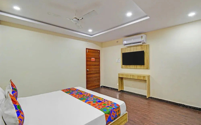 Fabhotel Cube