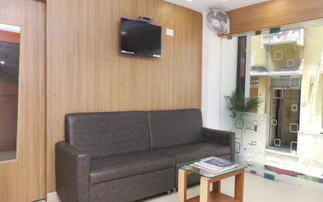 OYO 14037 Central Inn