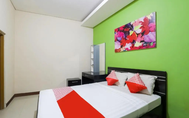 OYO 90193 D'waru Homestay Syariah