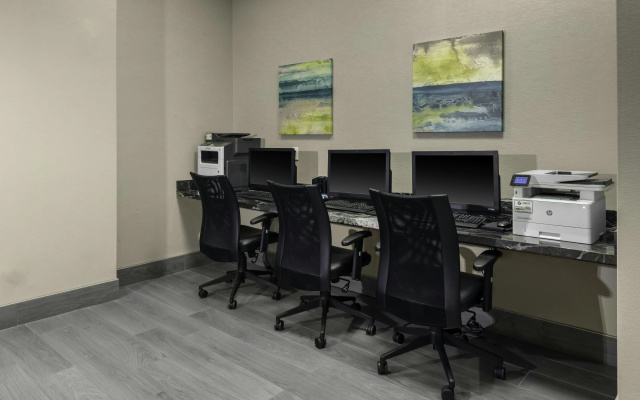 Homewood Suites by Hilton Phoenix Airport South